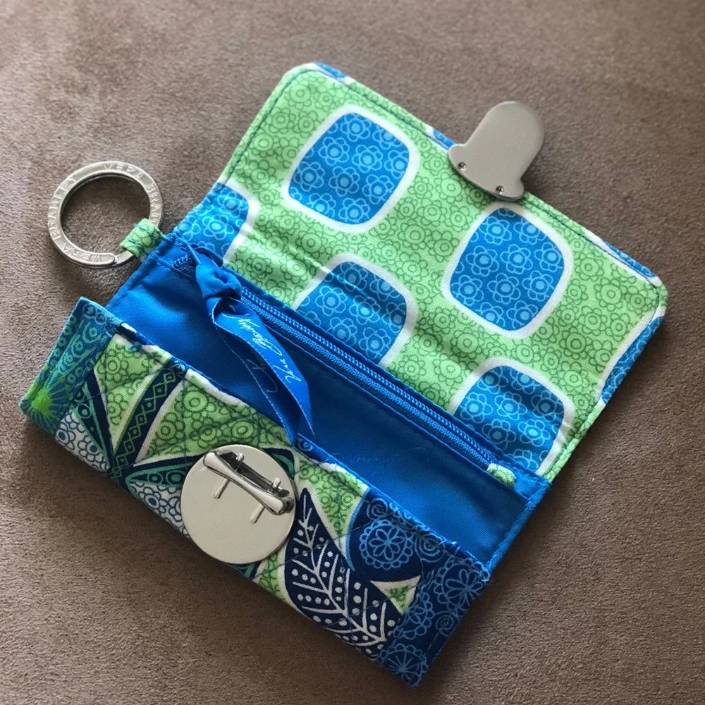 New Vera Bradley Wallet - Picture 3 of 4